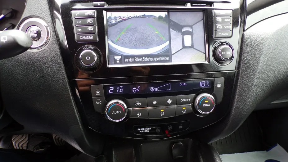 NISSAN Qashqai -