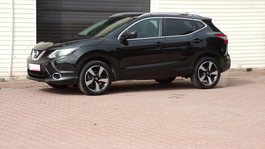 NISSAN Qashqai -