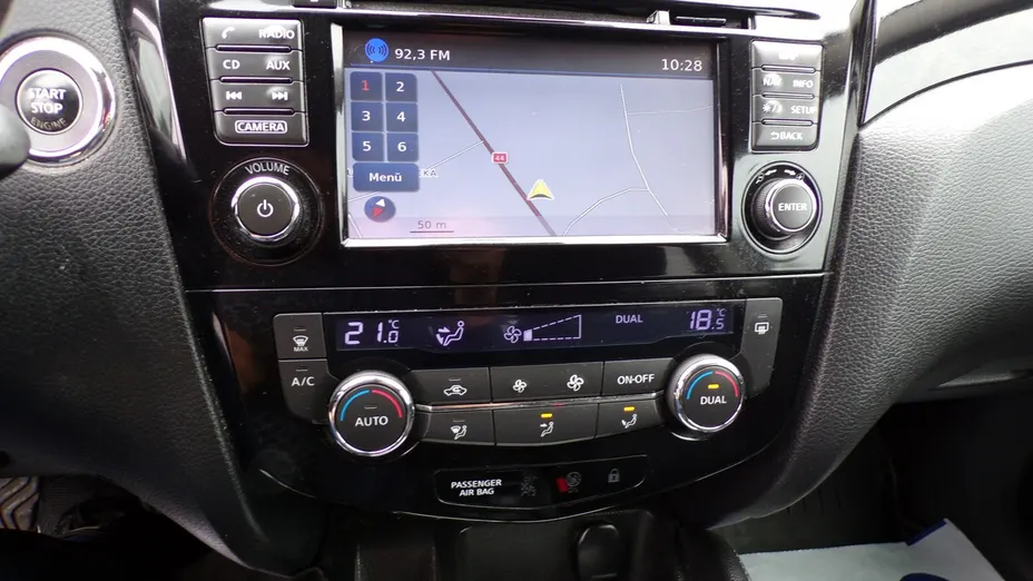 NISSAN Qashqai -