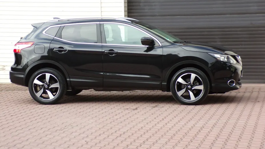 NISSAN Qashqai -