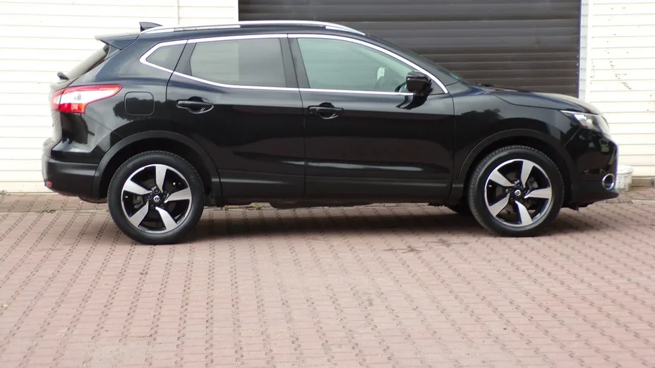 NISSAN Qashqai -