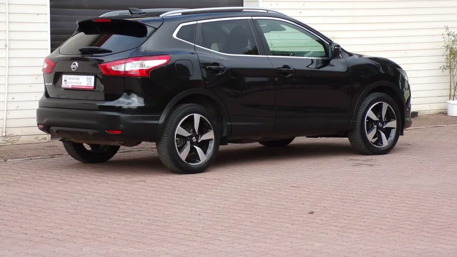 NISSAN Qashqai -