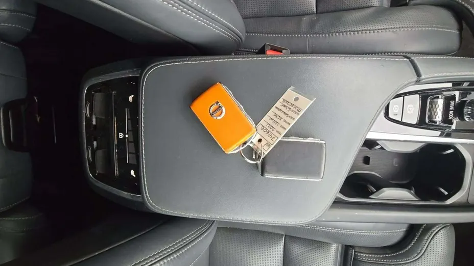 VOLVO XC90 -