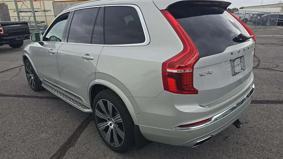 VOLVO XC90 -