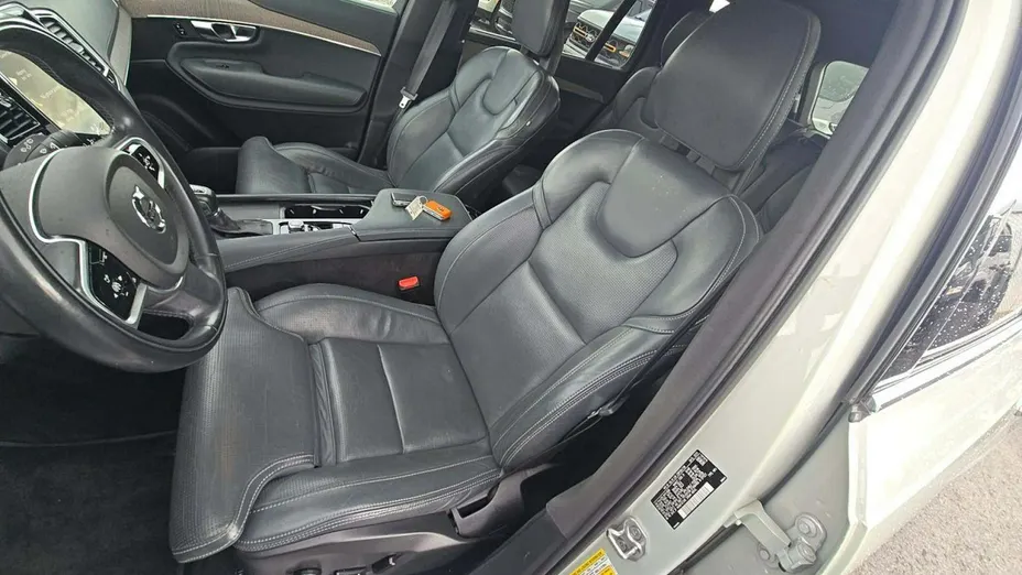 VOLVO XC90 -