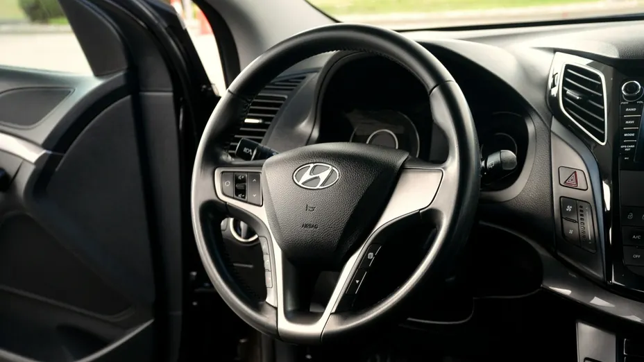 HYUNDAI i40 -