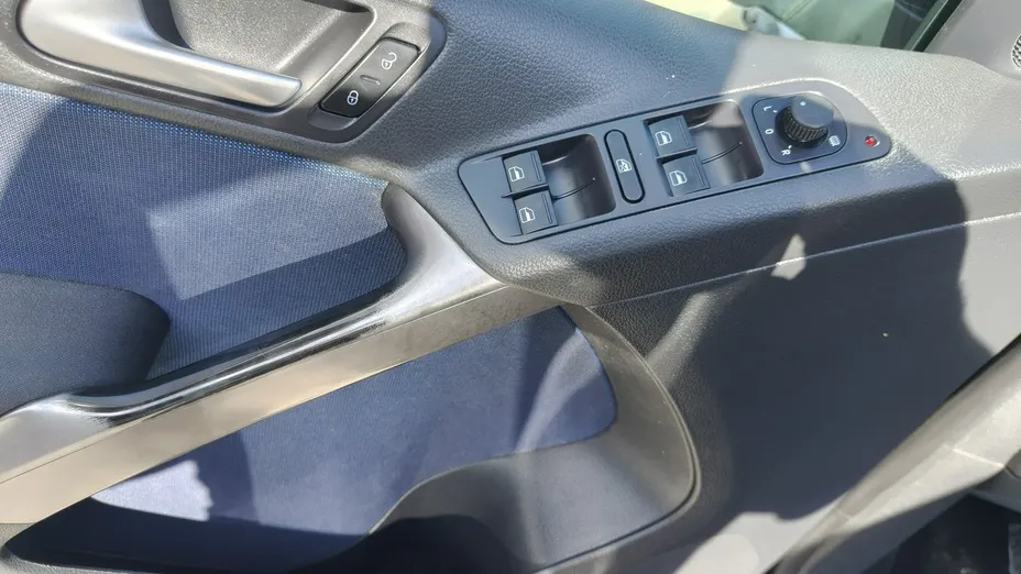 VOLKSWAGEN Tiguan -