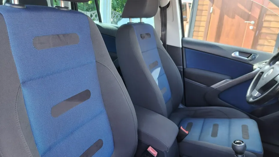 VOLKSWAGEN Tiguan -