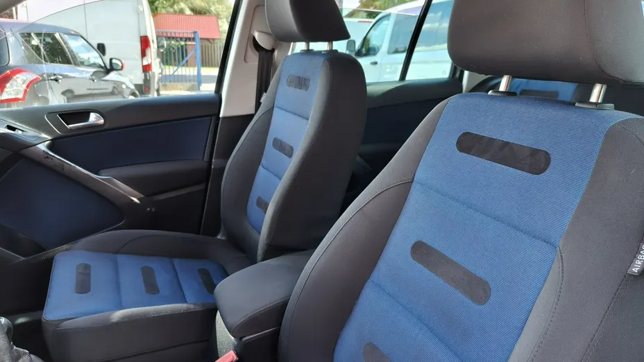 VOLKSWAGEN Tiguan -