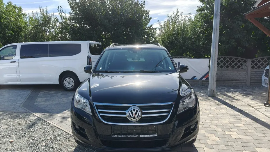 VOLKSWAGEN Tiguan -