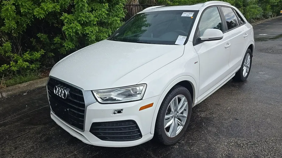 AUDI Q3 -