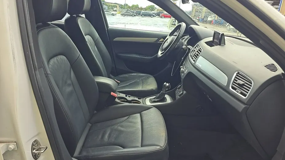 AUDI Q3 -