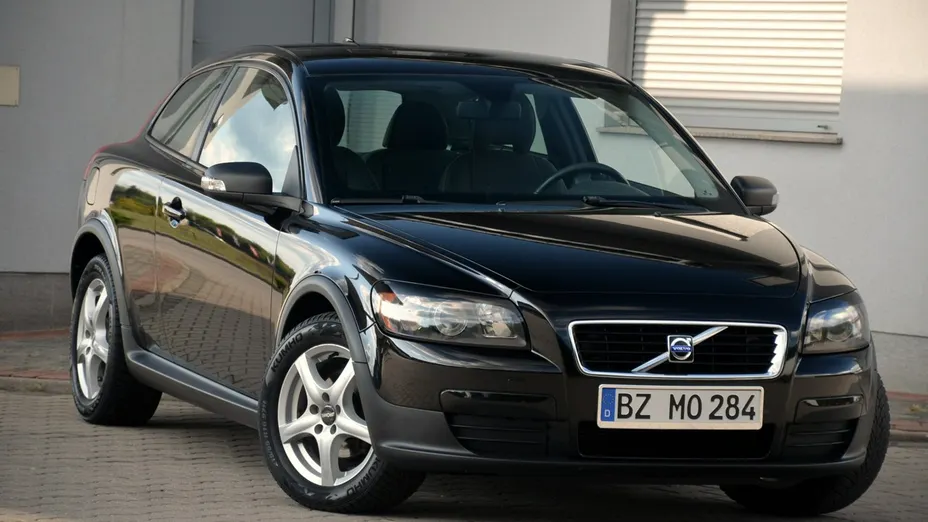 VOLVO C30 -