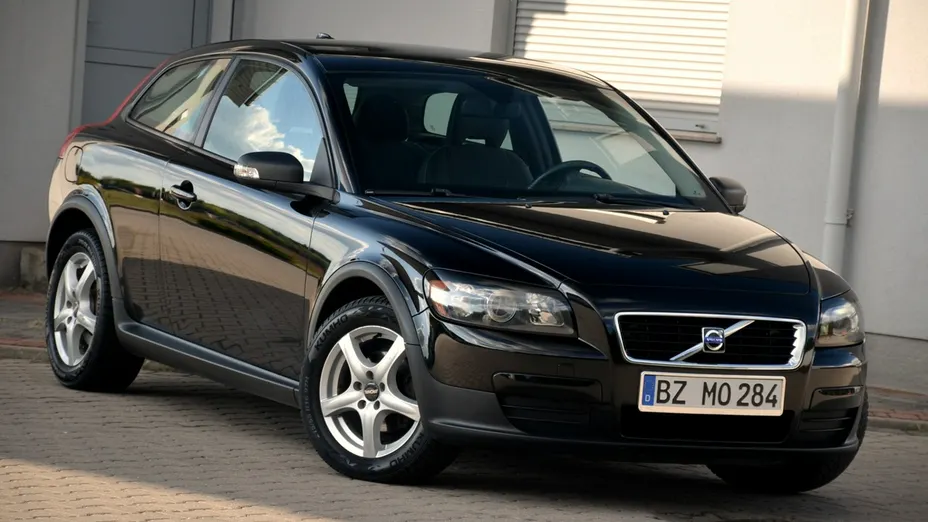 VOLVO C30 -