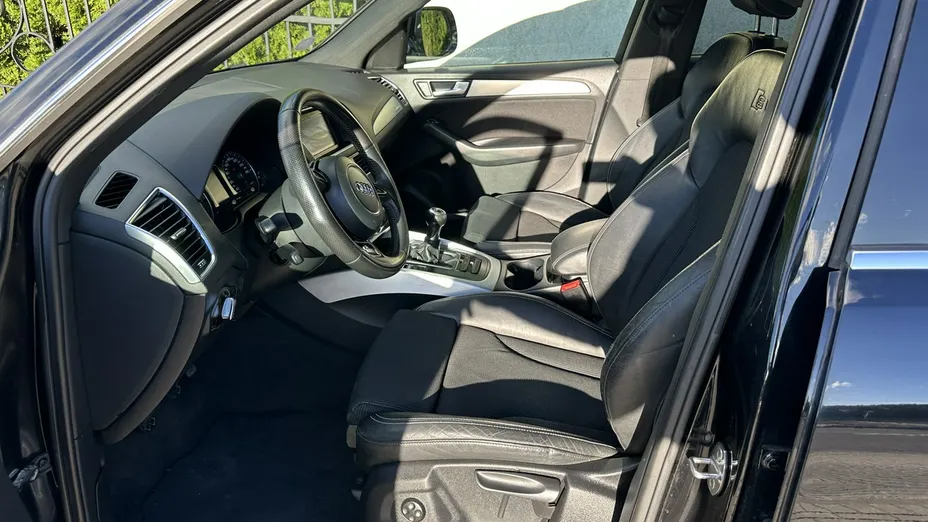 AUDI Q5 -