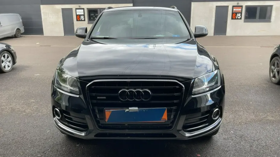 AUDI Q5 -