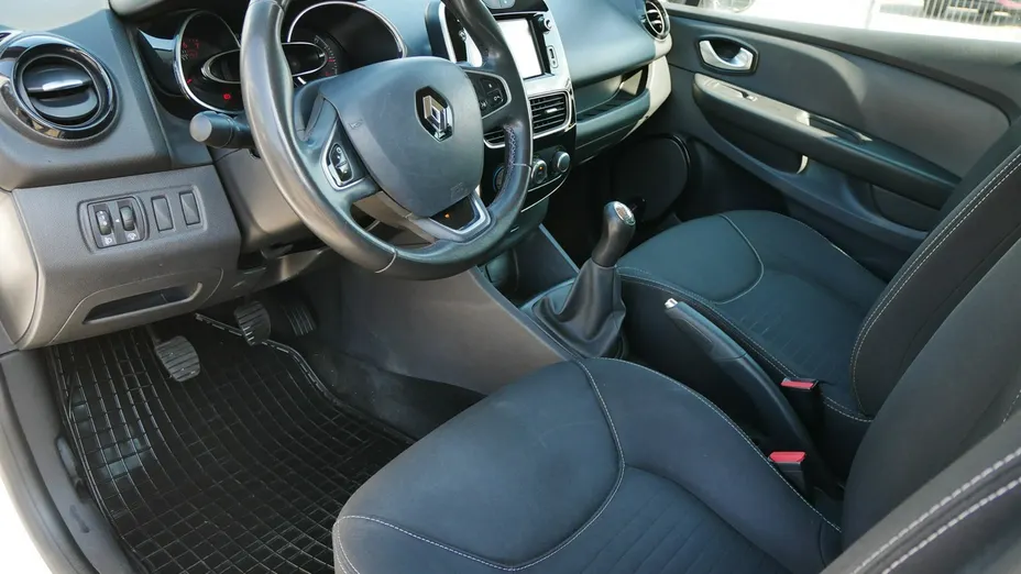 RENAULT Clio -