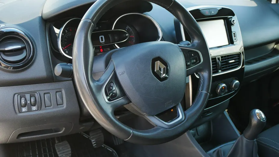 RENAULT Clio -