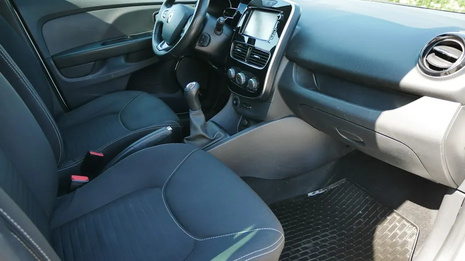 RENAULT Clio -