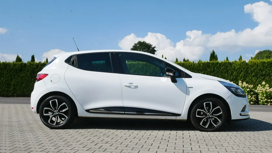 RENAULT Clio -