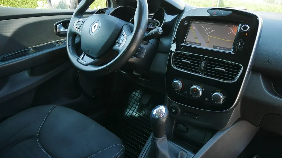 RENAULT Clio -