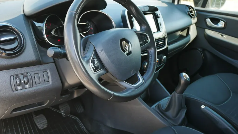 RENAULT Clio -