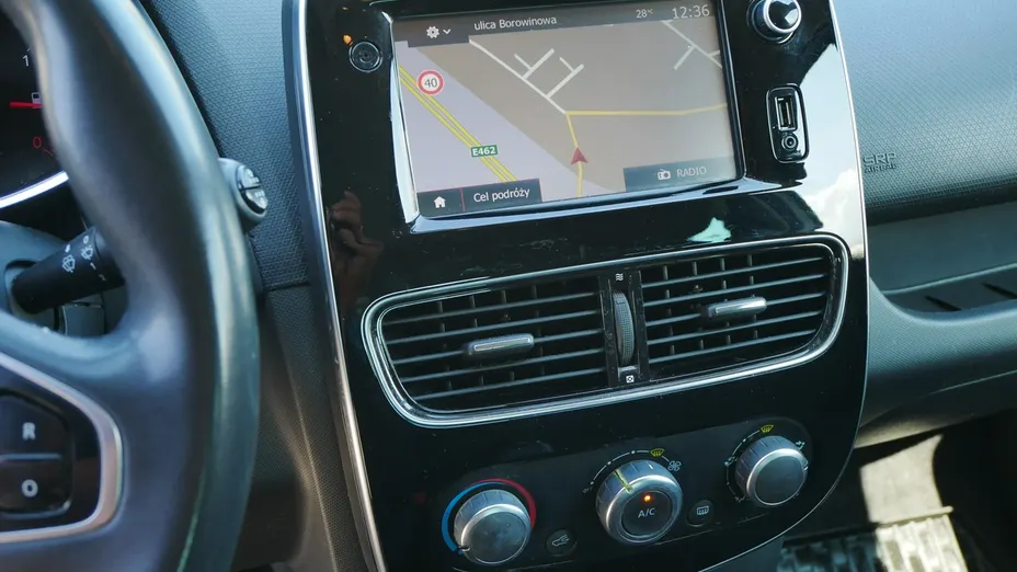 RENAULT Clio -