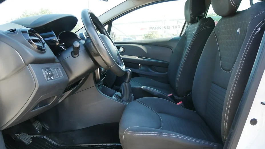 RENAULT Clio -
