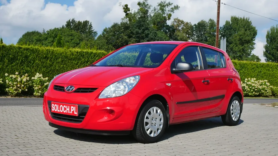 HYUNDAI i20 -
