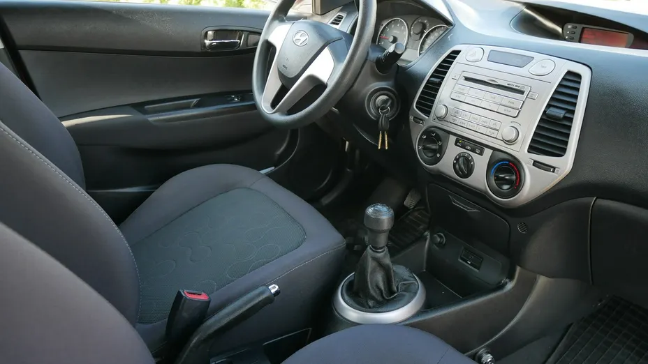 HYUNDAI i20 -