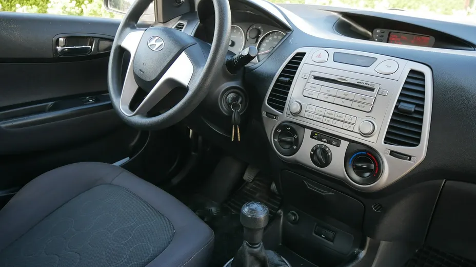 HYUNDAI i20 -