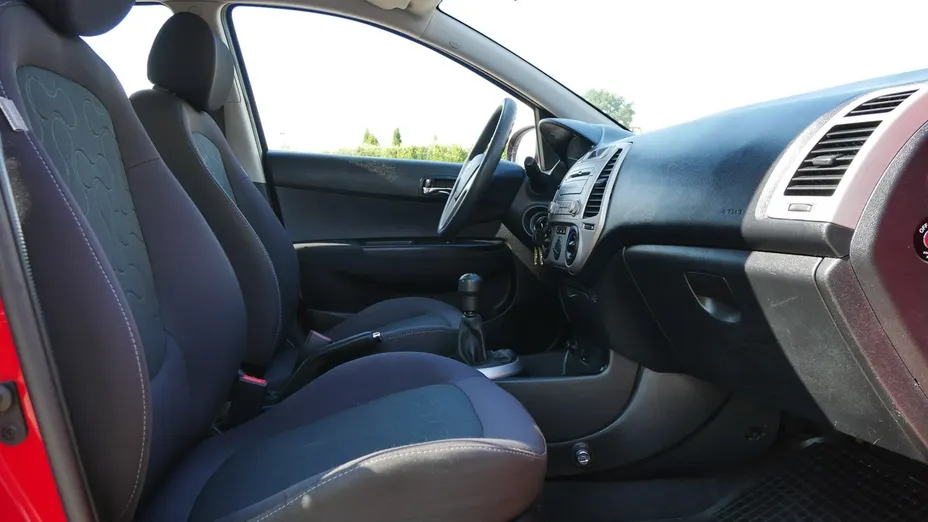 HYUNDAI i20 -