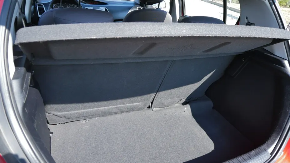 HYUNDAI i20 -