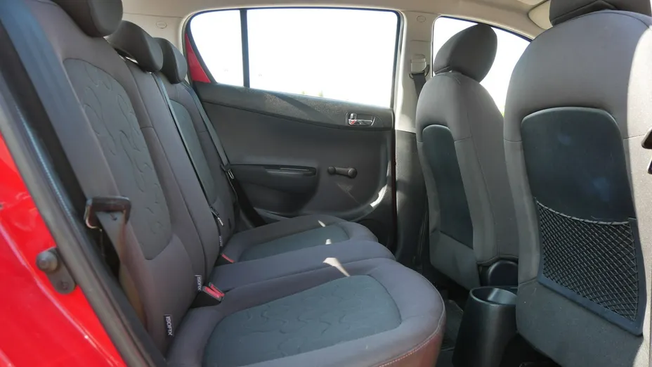 HYUNDAI i20 -
