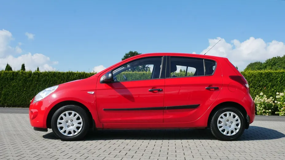 HYUNDAI i20 -