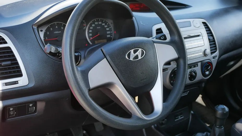 HYUNDAI i20 -