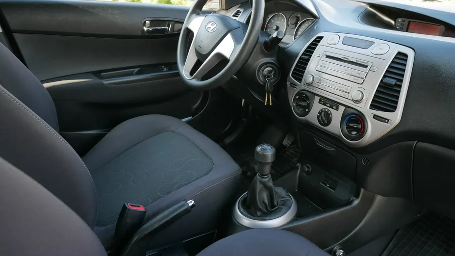 HYUNDAI i20 -