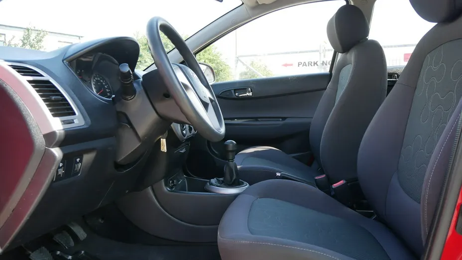 HYUNDAI i20 -