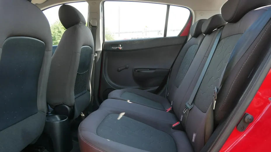 HYUNDAI i20 -