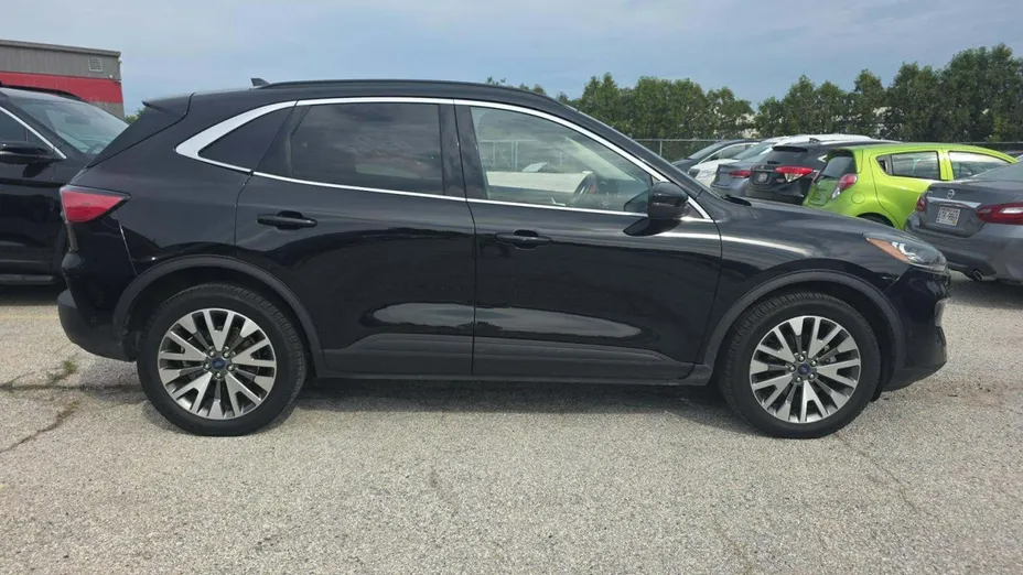 FORD Kuga -