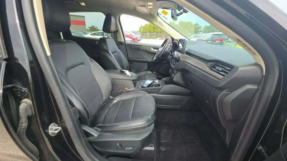 FORD Kuga -