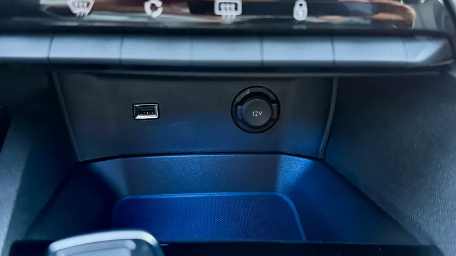 PEUGEOT 3008 -