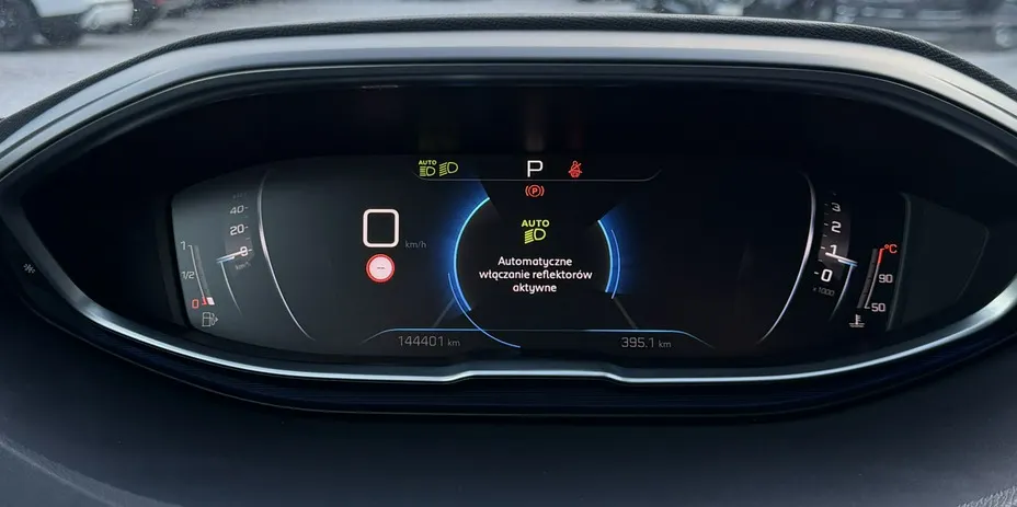 PEUGEOT 3008 -