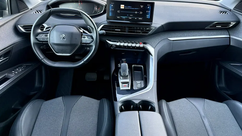 PEUGEOT 3008 -