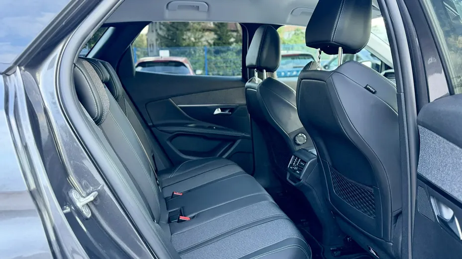 PEUGEOT 3008 -