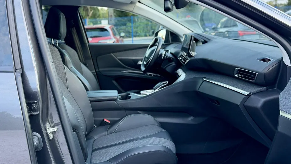 PEUGEOT 3008 -