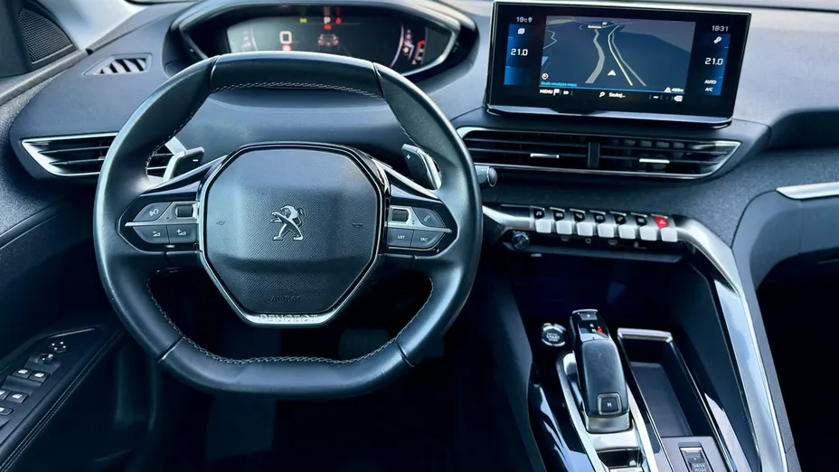 PEUGEOT 3008 -
