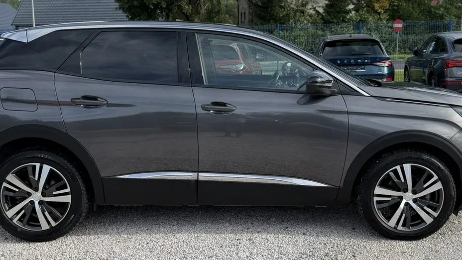 PEUGEOT 3008 -