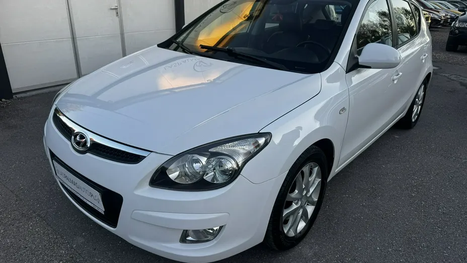 HYUNDAI i30 -