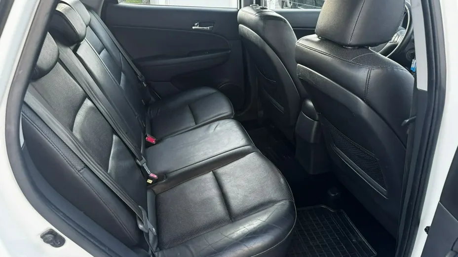 HYUNDAI i30 -
